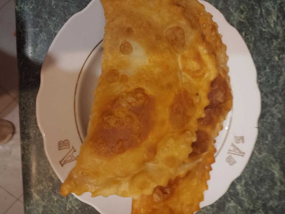 Смажені та духові пиріжки, чебуреки, сосіска в тісті на замовлення