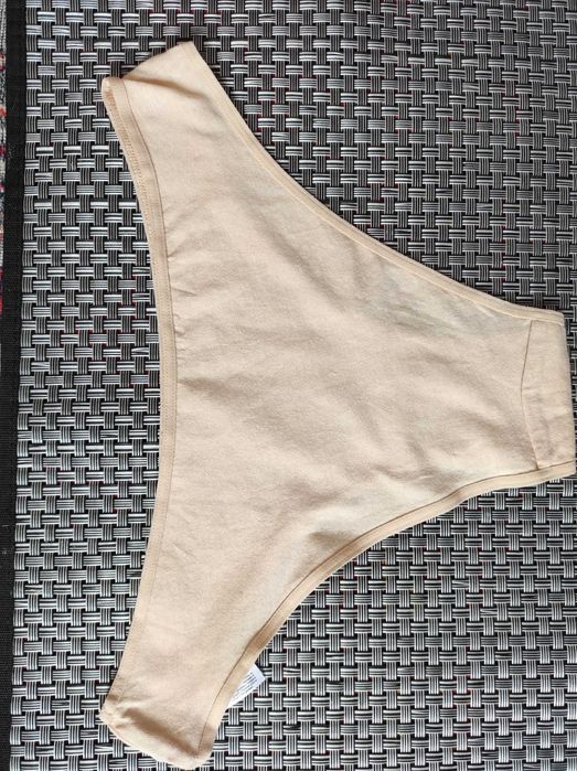 Комплект  качественных трусиков Primark р.S (44) Англия