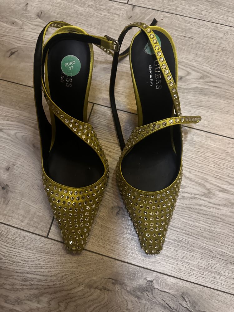 Туфлі Guess, 37 розмір