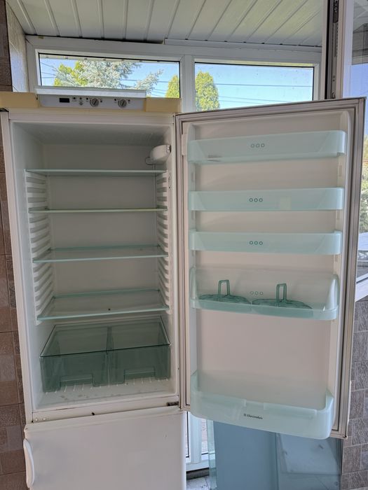 холодильник electrolux