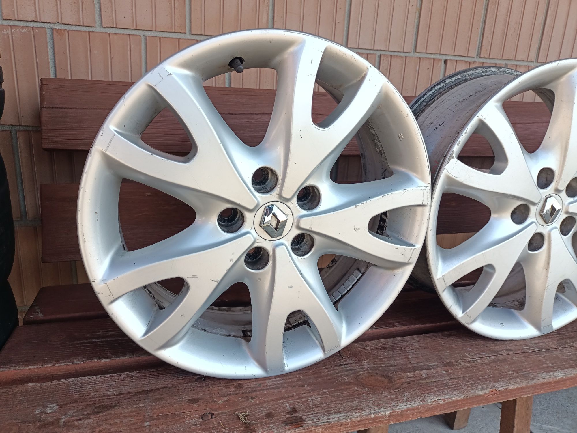 Felgi 5x114,3 R17 Renault