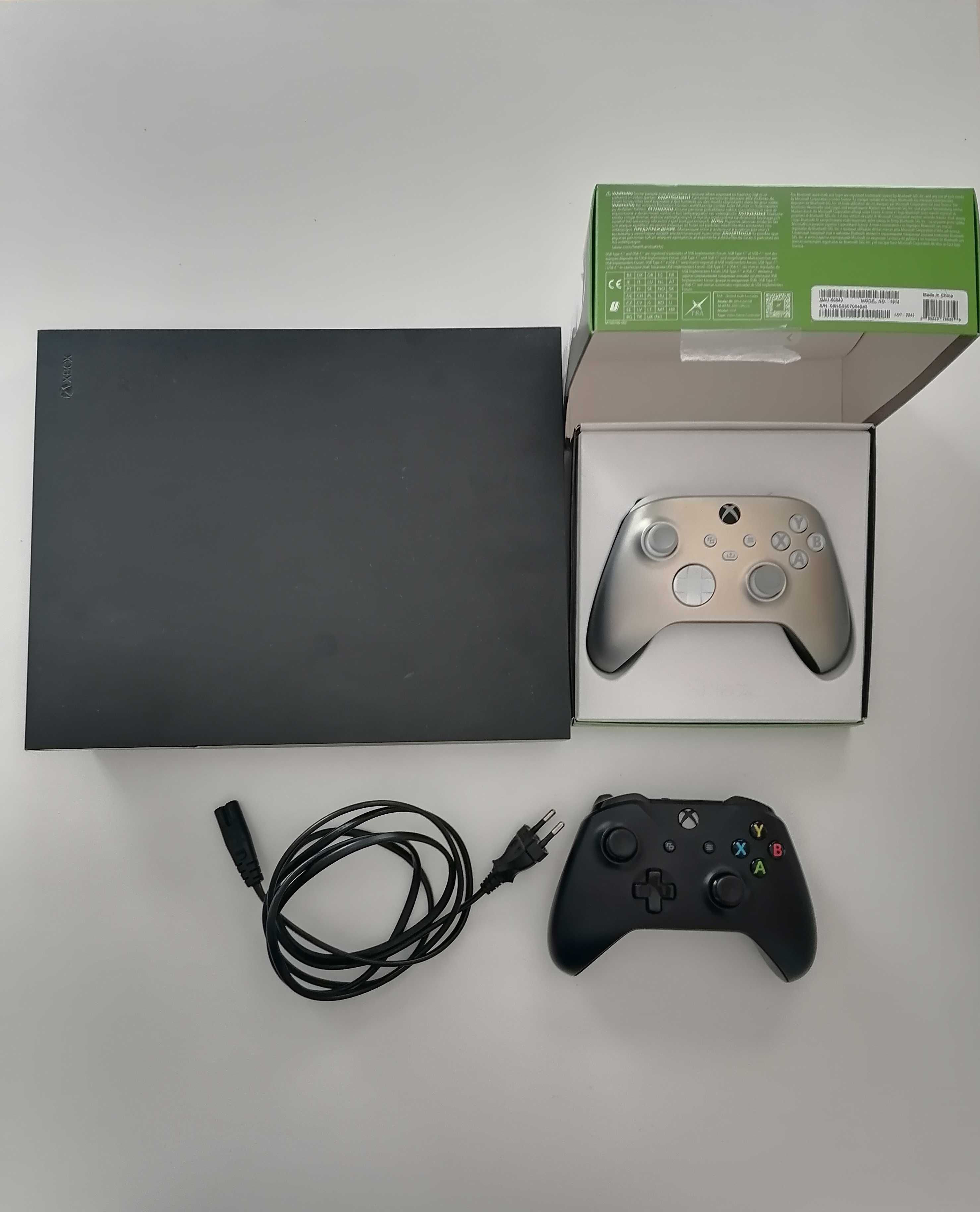 Konsola Xbox One X 1tb Model 1787 + Pad Lunar Shift Special Edition GW