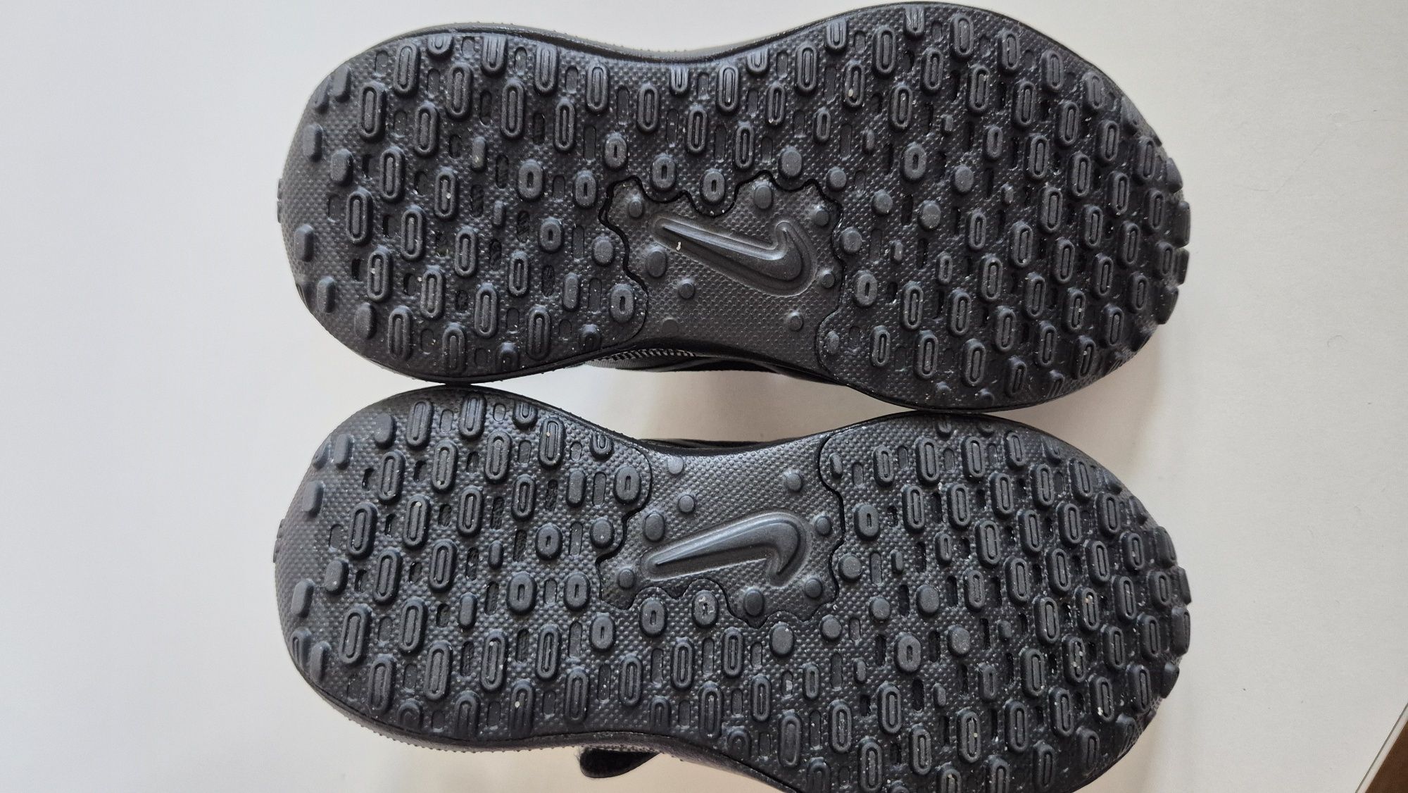 Buty dziecięce Nike Revolution 7 rozmiar 26