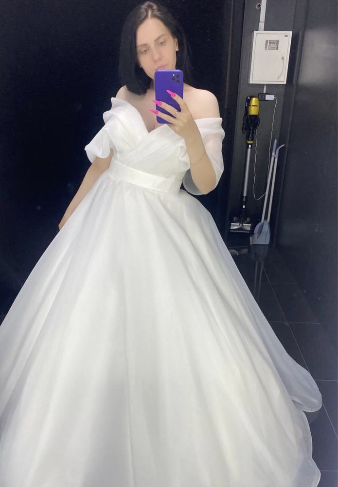 Пышное свадебное  платье (M/L размер)