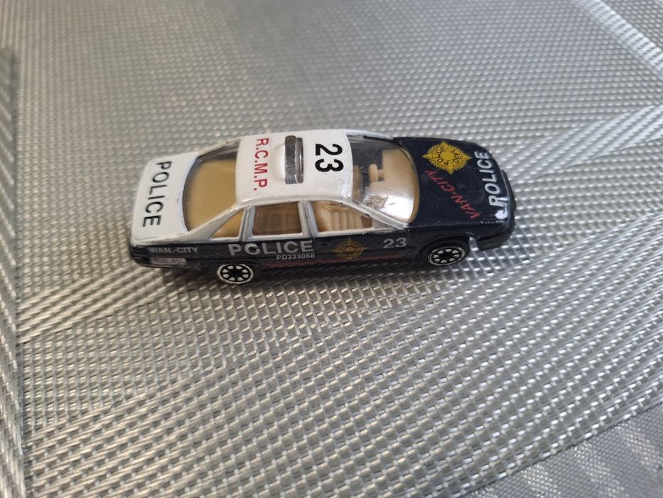 Model samochodu skala 1:64