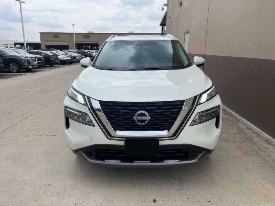 Nissan Rogue SL      2023