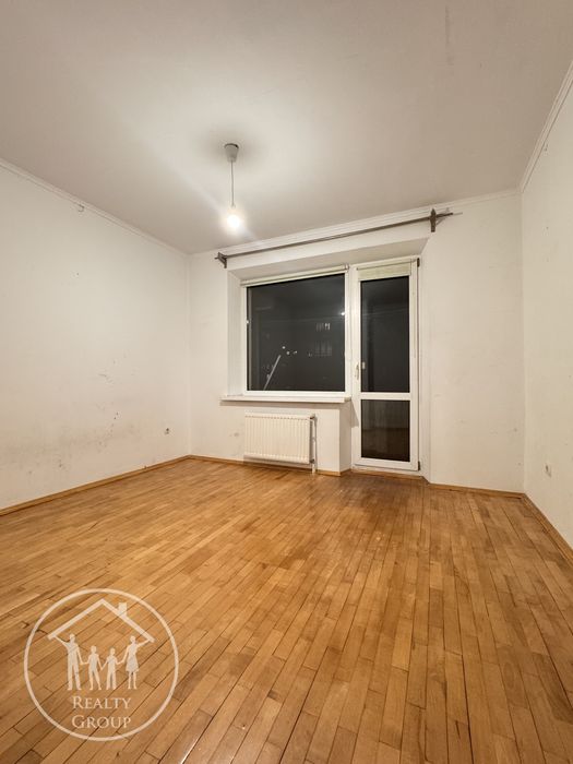 3к на Сихові, ізольовані кімнати +паркомісце +підвал