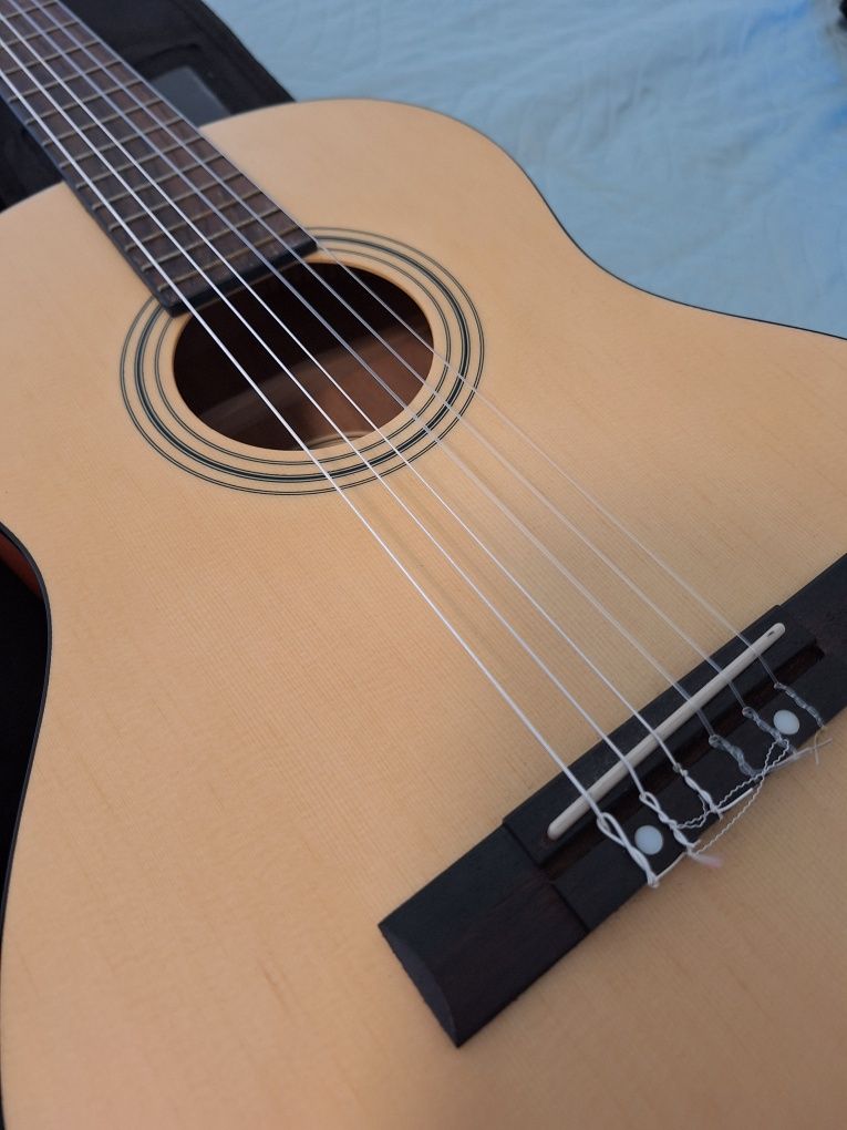 Guitarra Fender Clássica e Bolsa de transporte almofadada