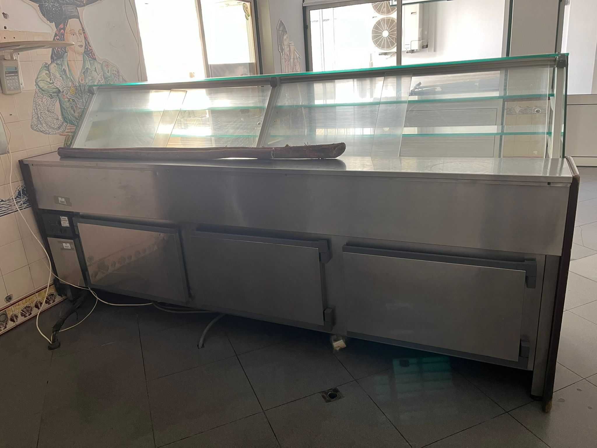 Vitrine para estabelecimento