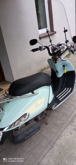 Skuter ZNEN styl Retro poj 50 (czterosów)
