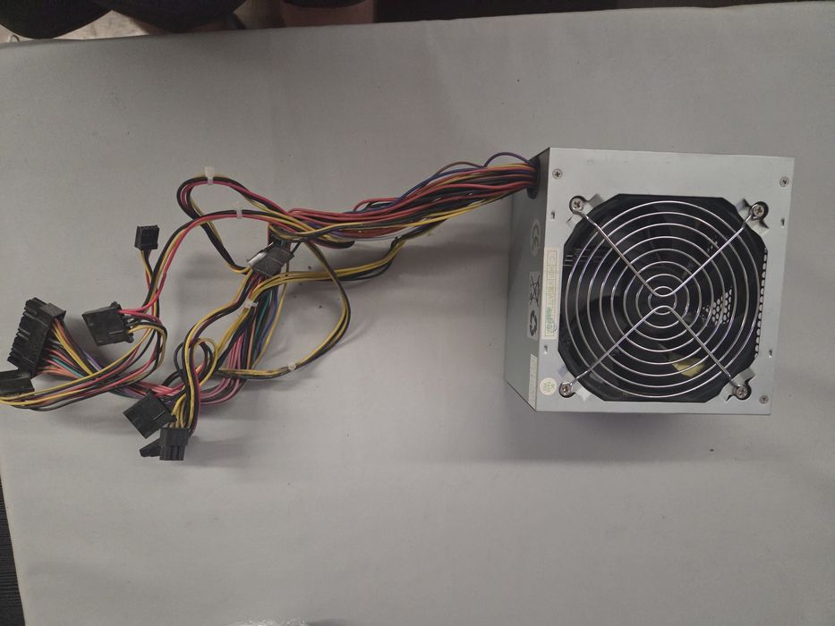 zasilacz Tracer 420W sprawny ale bardzo głośno chodzi wentylator