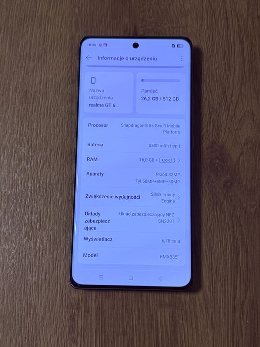 Realme GT6 16/512 jak nowy + ładowarka 120W SuperVOOC + etui