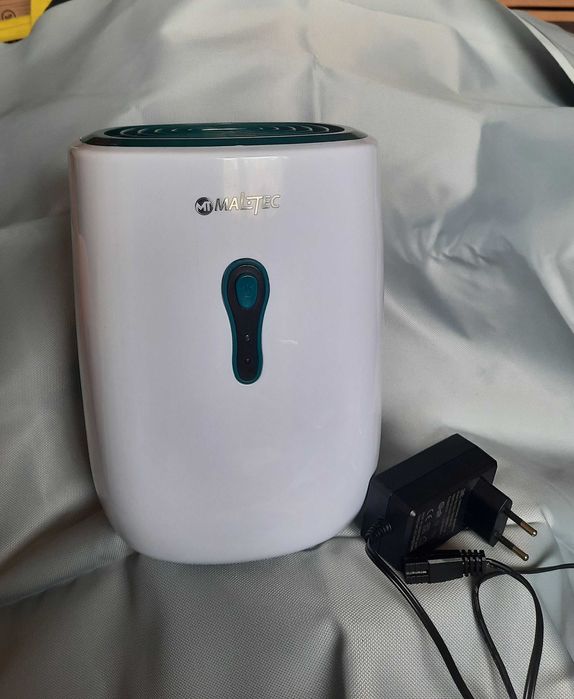 Osuszacz powietrza pochłaniacz wilgoci w domu dehumidifier pleśń grzyb