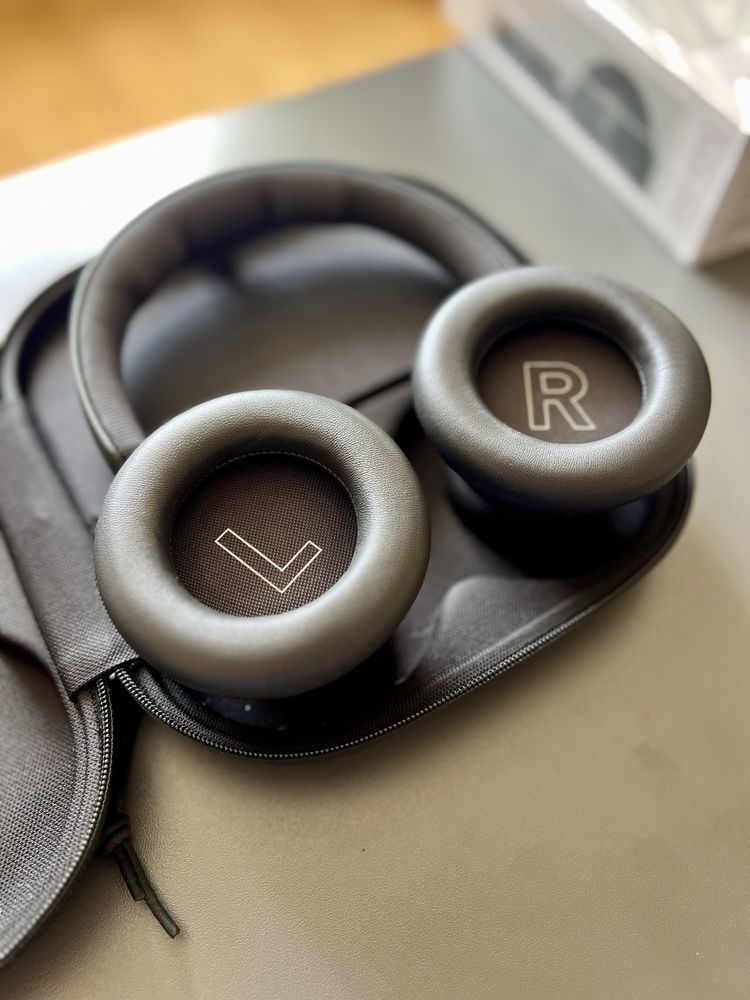Навушники Bang & Olufsen