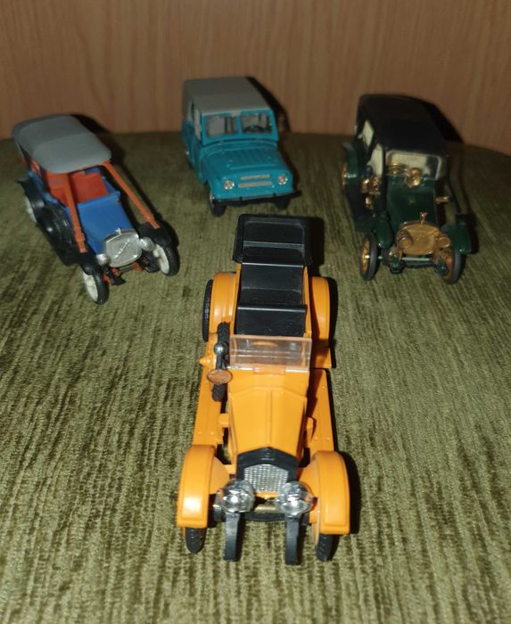 Машинки коллекционные Чайка Газ13