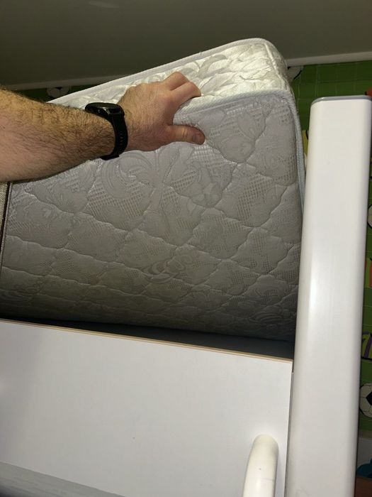 Продається двох'ярусне ліжко Б/В