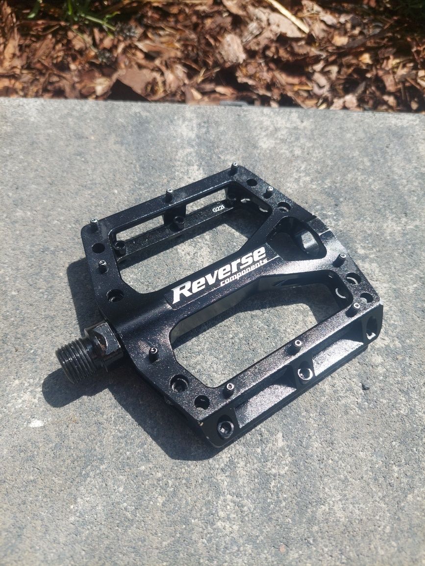 Reverse Components Black One Pedały MTB