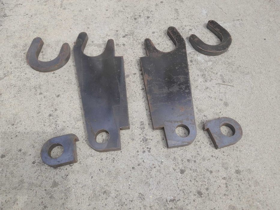 Mocowanie uchwyt uszy do ładowarki Manitou Merlo Kramer Claas MF JD