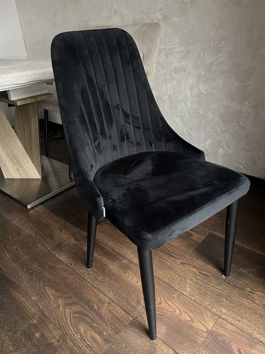 Krzesła tapicerowane Homla - 4 sztuki ciemny granat/czarny