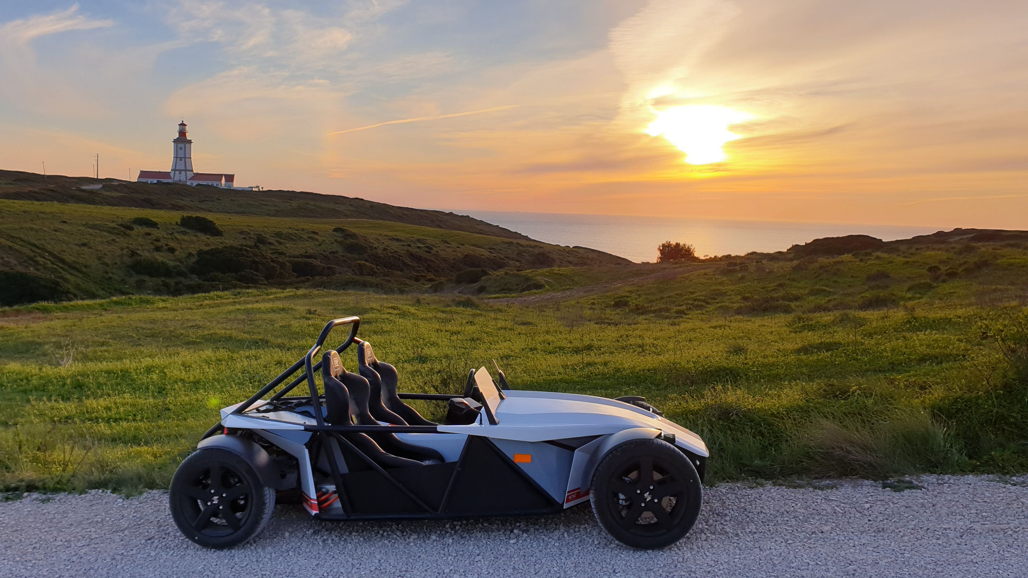 Roadster elétrico premium desportivo Kyburz eRod, made in Switzerland!