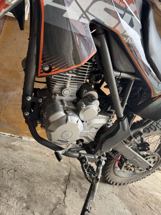 Asix Defender 150cc