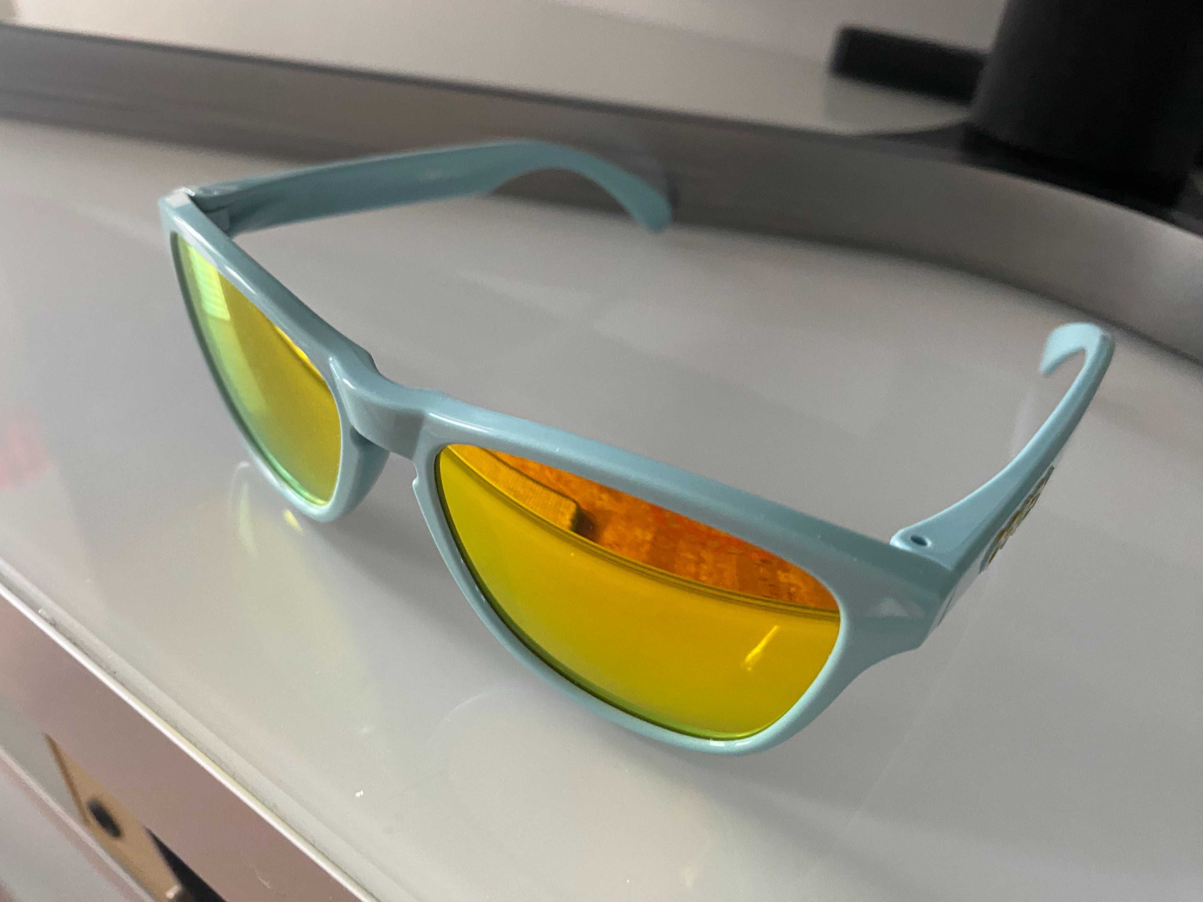 Oakley okulary przeciwsłoneczne Rewelacja