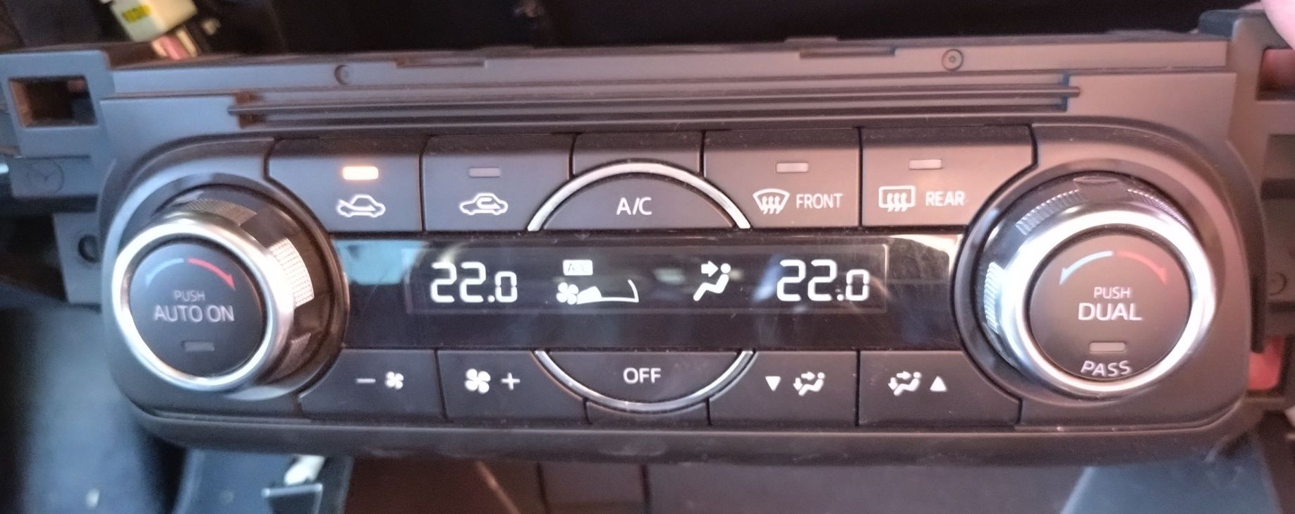 Панель клімата, климат-контроль Mazda