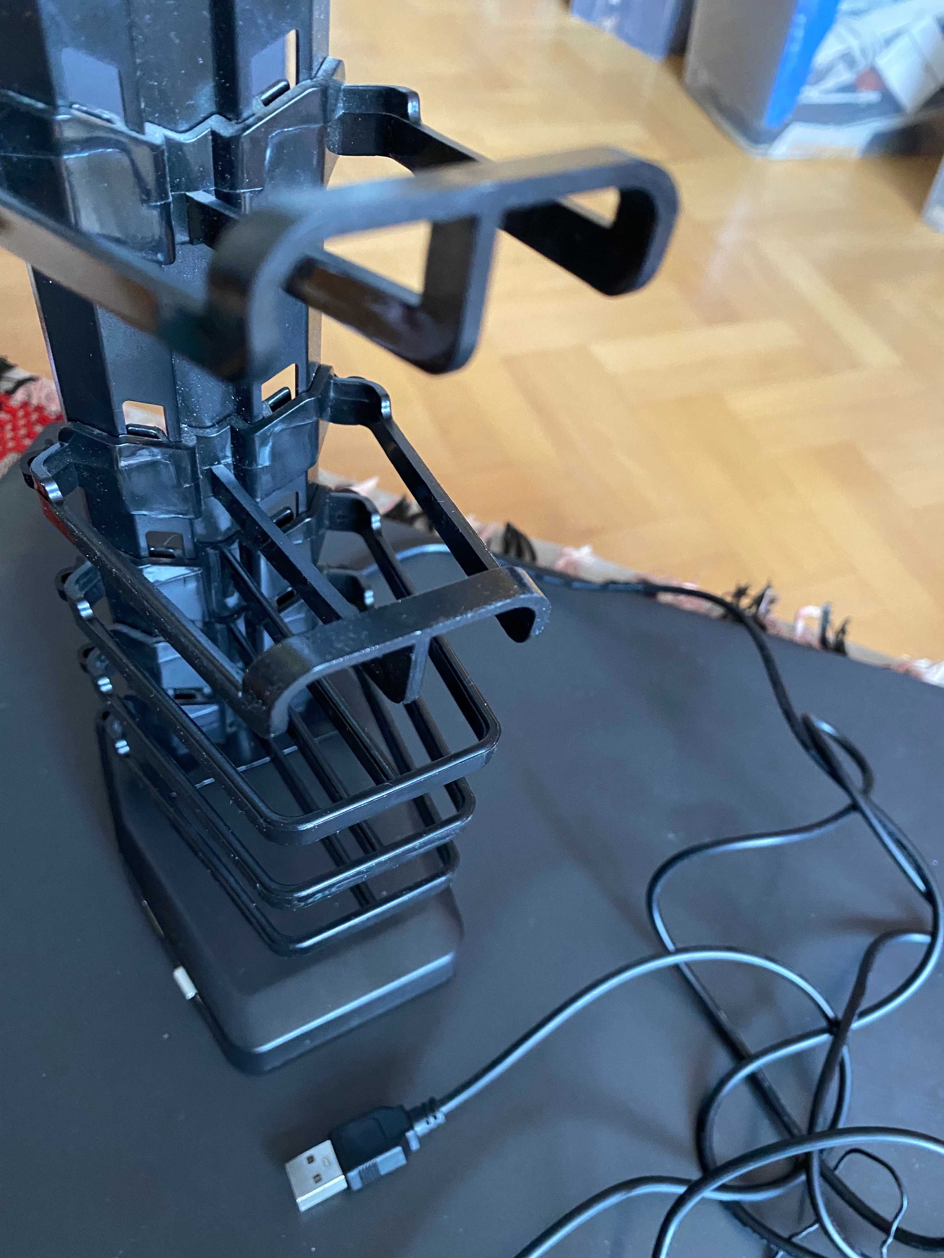 Stacja ładująca  pady do konsoli z 4 portami USB rok gwarancji