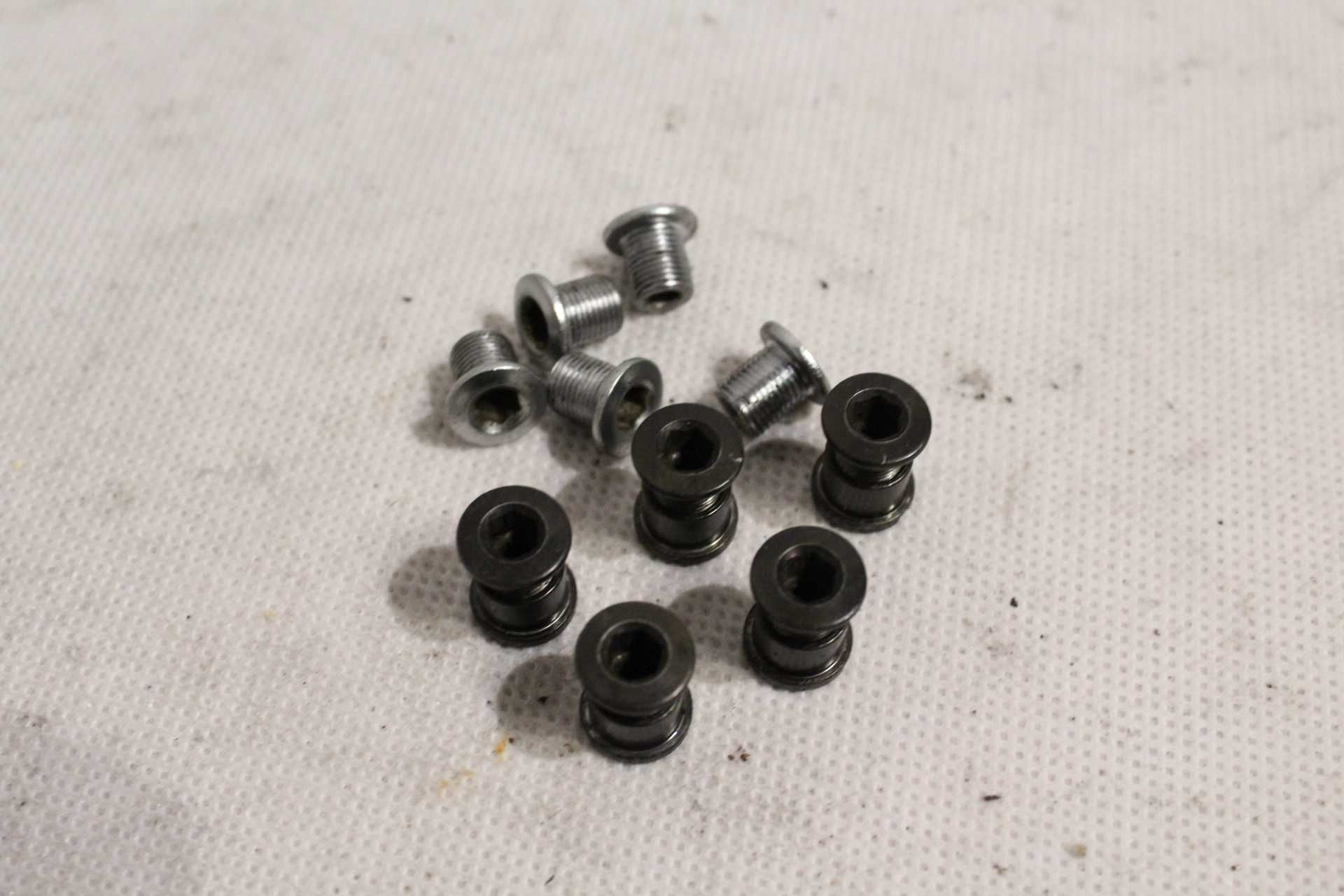 śruby montażowe do zębatek korby shimano retro CO1