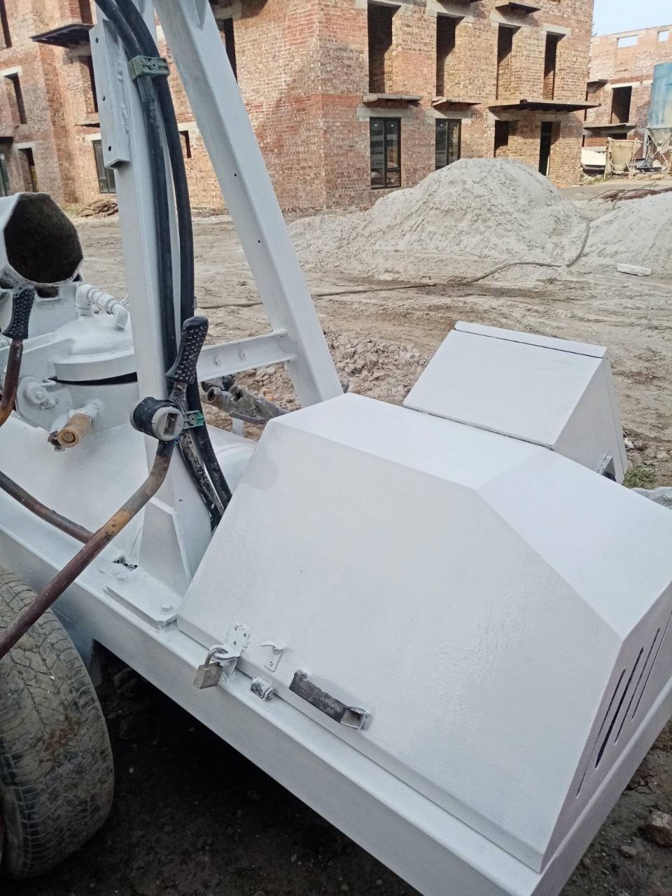 Продам або обміняю електричну мішалку для заливання напів сухої стяжки