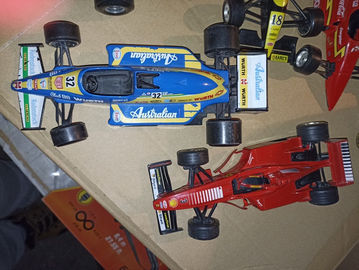 Zestaw 8 modeli bolidów F1 skala 1:24