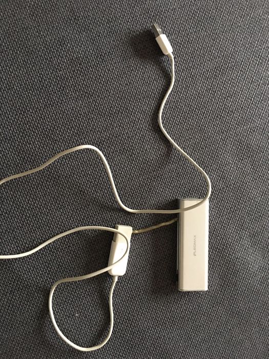 USB хаб Pleomax UH-300 обладнаний 4 портами