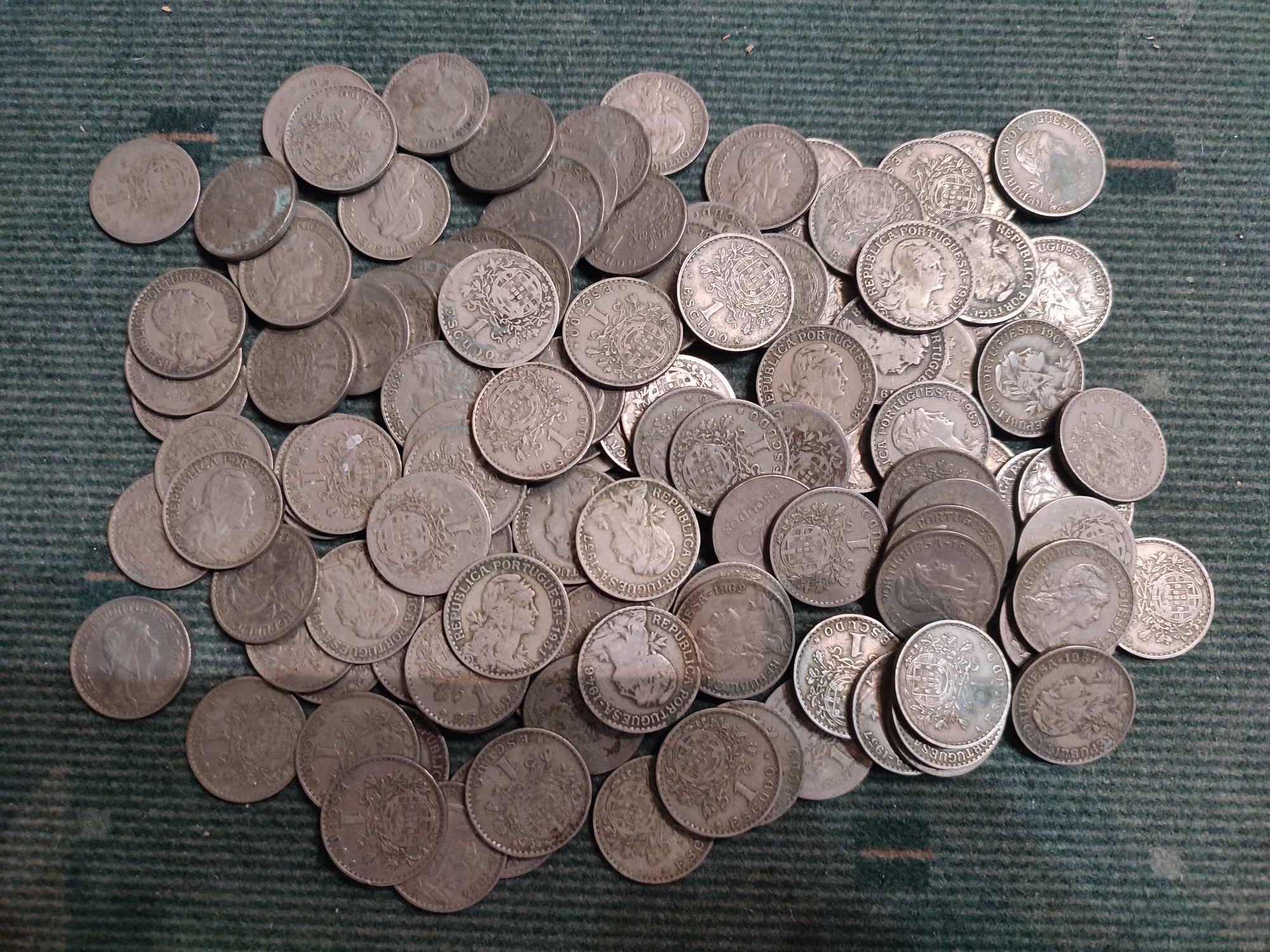 Lote 173 Moedas Alpaca 1 escudo e cinquenta centavos