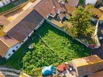 Terreno Urbano com Armazém em Pedra