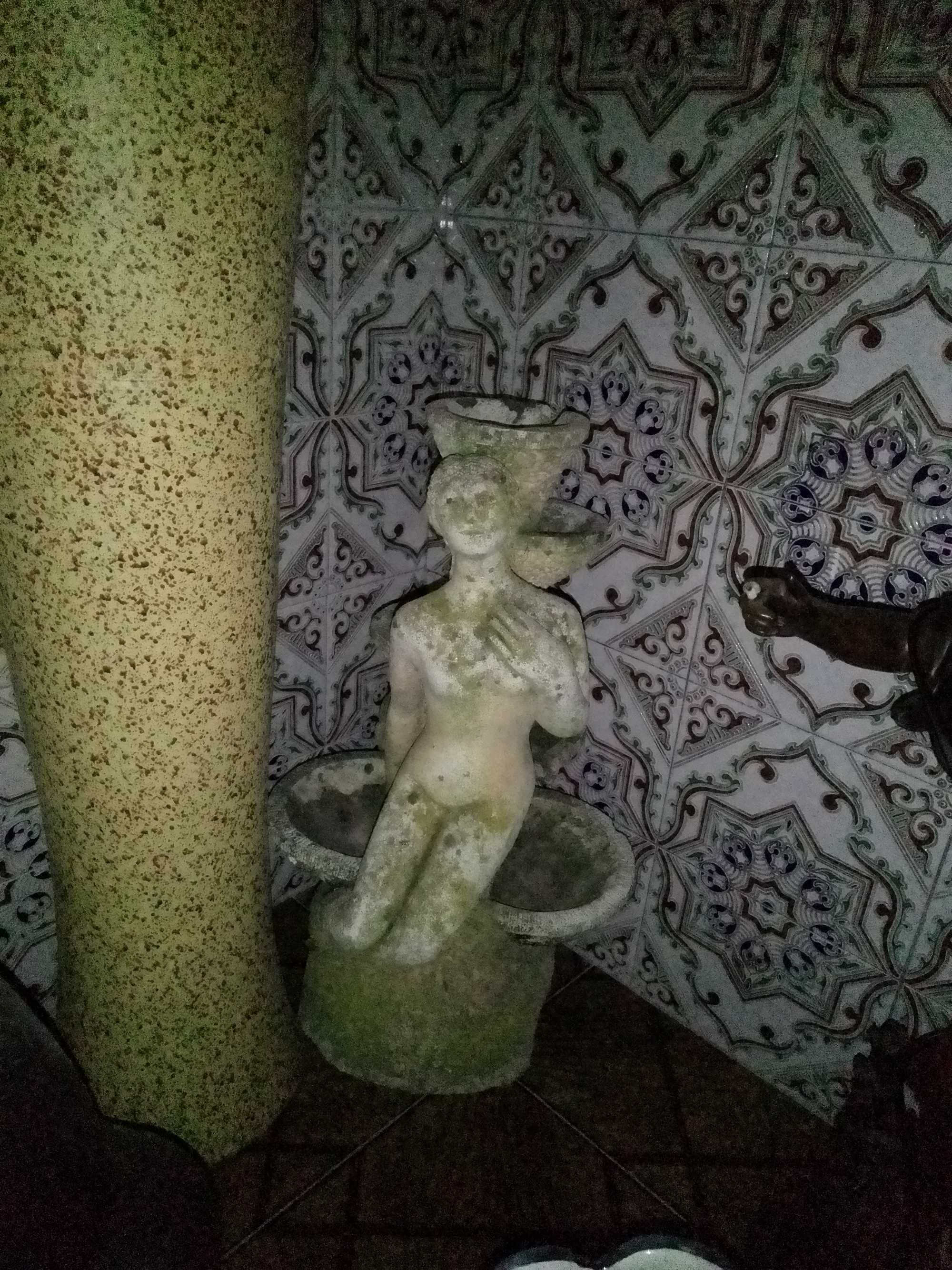 estátua em pedra para jardim