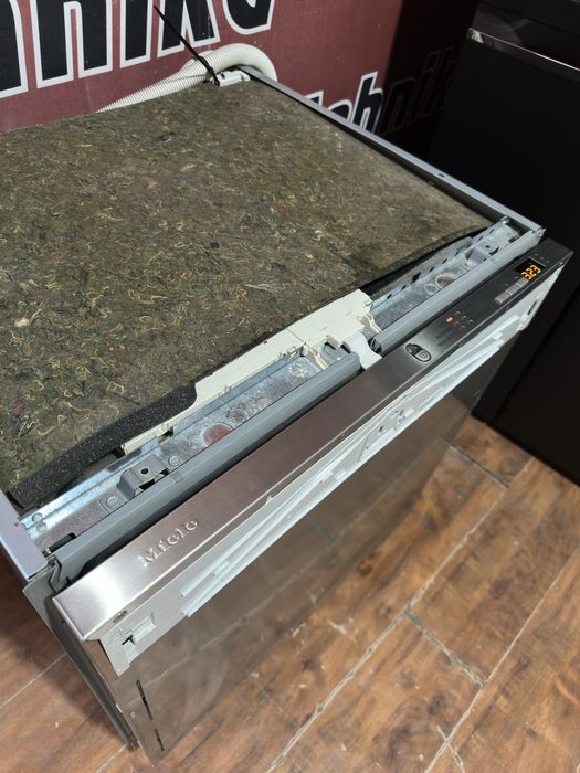 Посудомийна машина Miele , 60см , под забудову