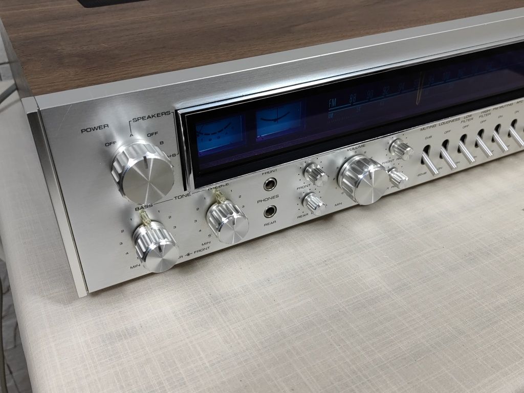 Toshiba SA-504 Analogowy amolitner FM stereo vintage