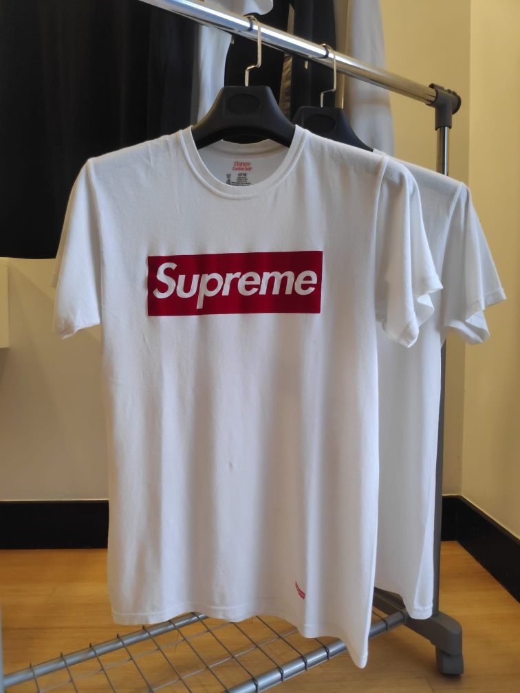 T-shirt Supreme Branca