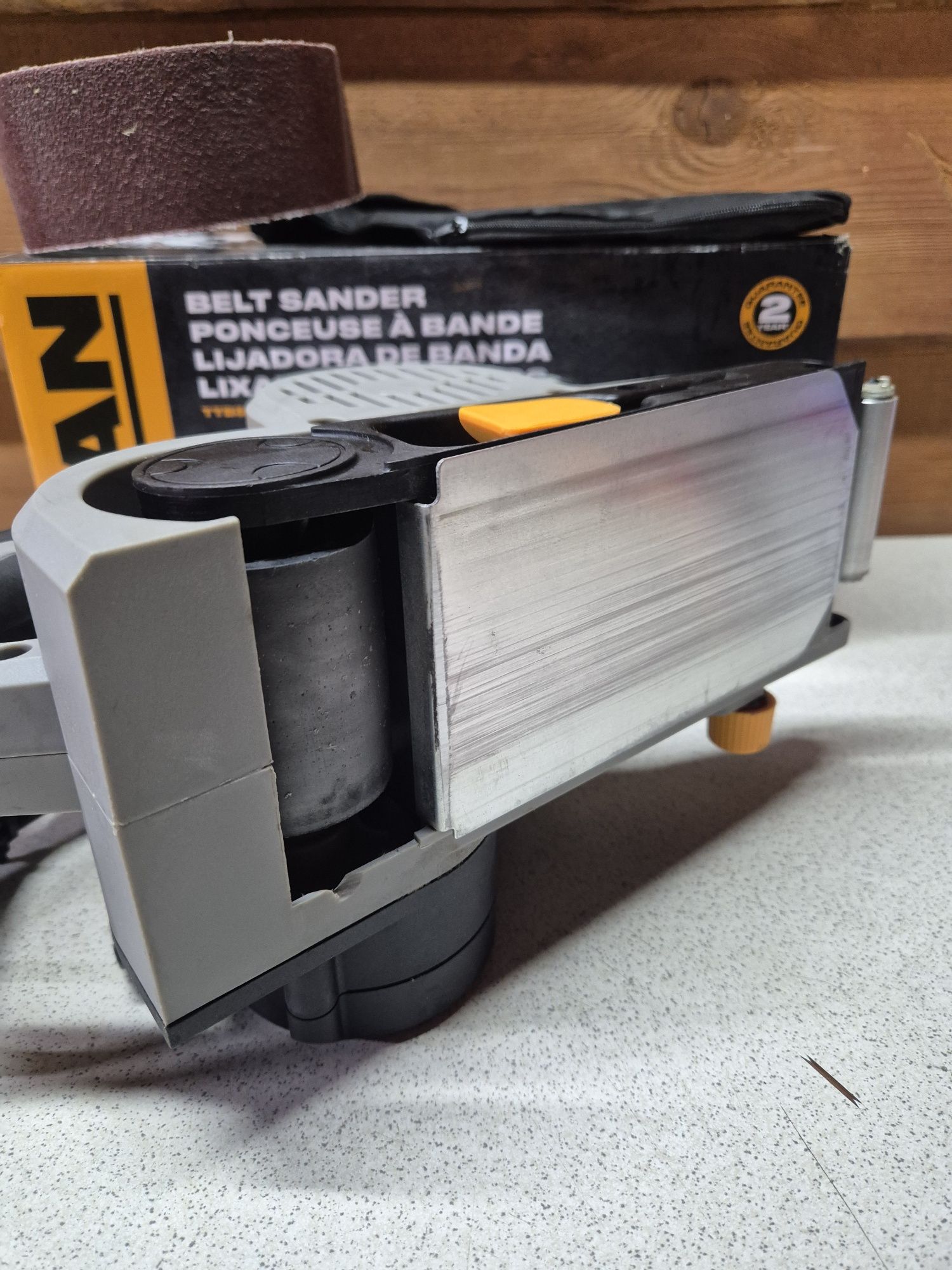 Titan Szlifierka Taśmowa 900W