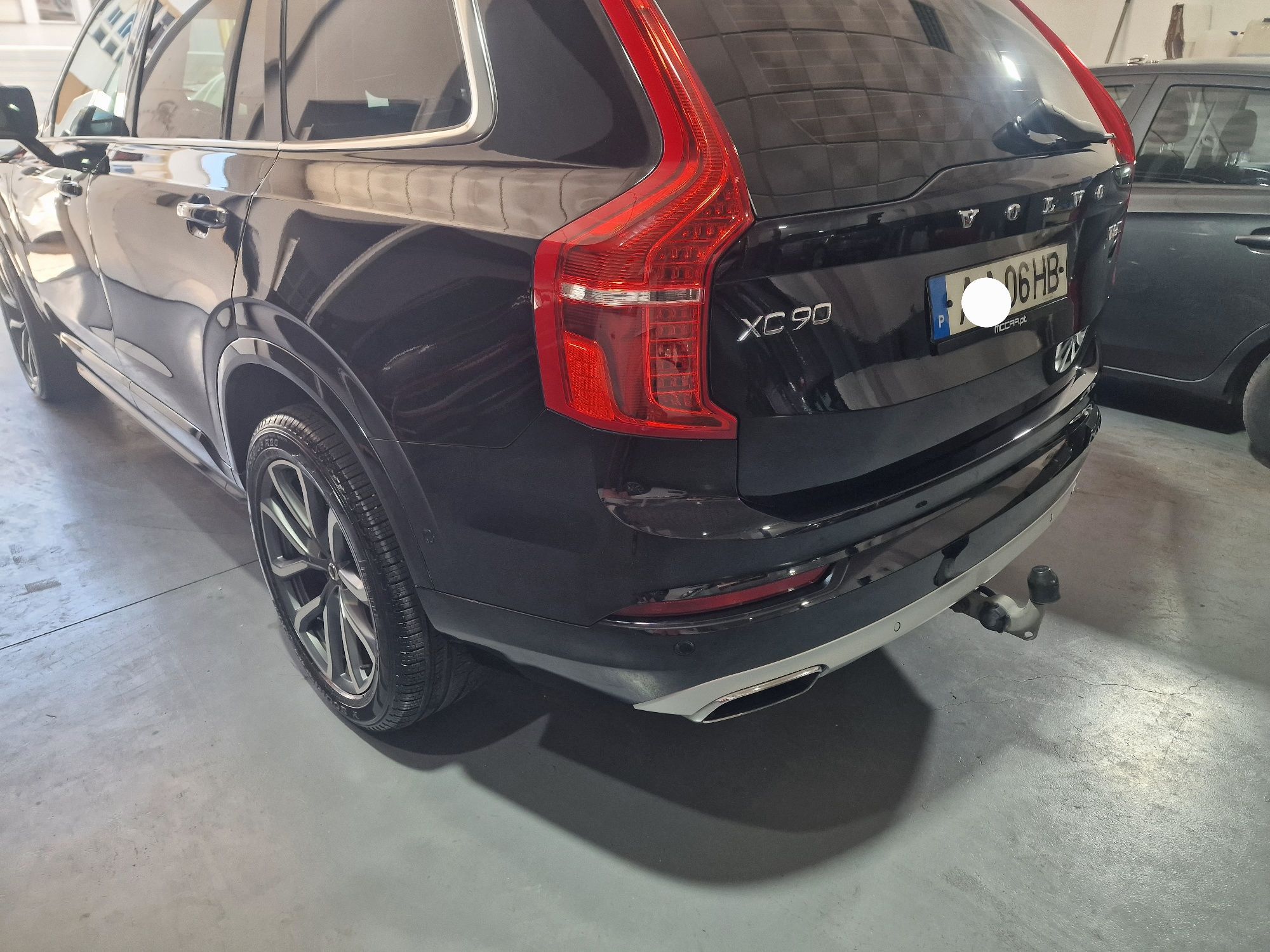 Volvo XC90 T8 Plug-in Hybrid AWD – 2016 – 7 Lugares – Super Equipado
