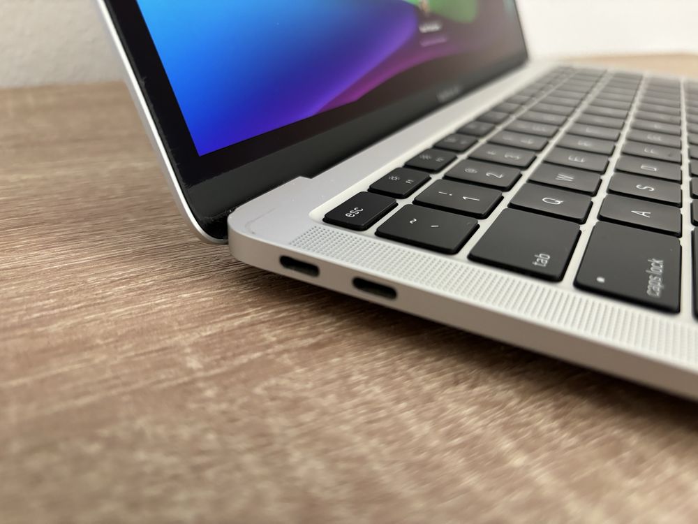 MacBook Air 13” Silver 8Gb 256gb SSD