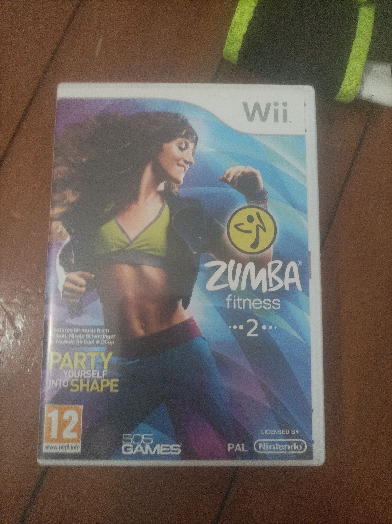 Wii com jogos e comandos