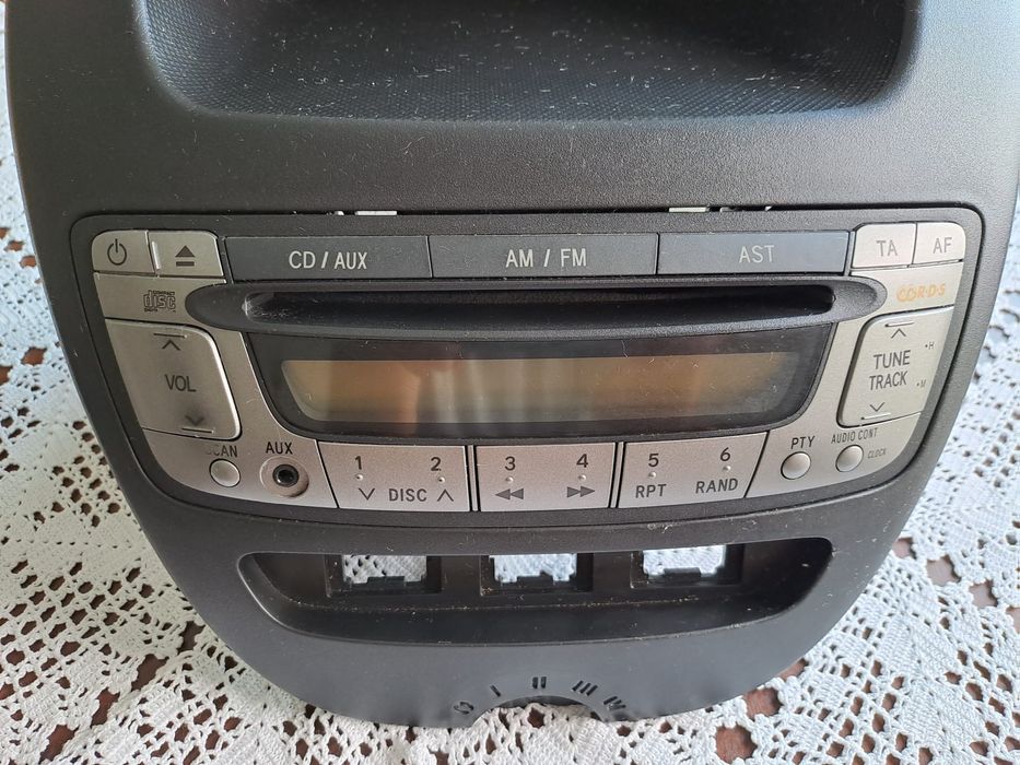 Auto Rádio Original + moldura - TOYOTA AYGO / PEUGEOT 107 / CITROEN C1