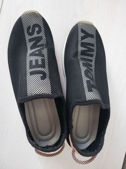 Кросівки, мокасіни, Фірмові