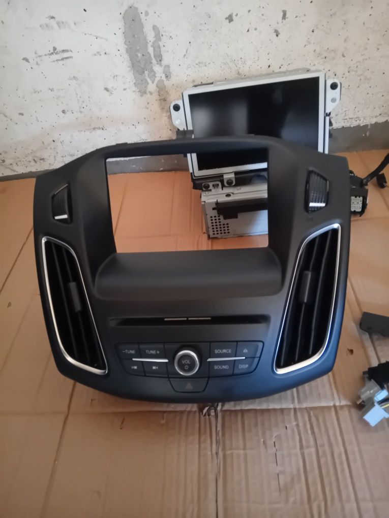 Ford Focus mk3 lift Radio Sync 3. Czytnik karty SD. .