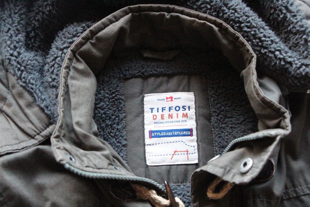 Blusão 10 anos. Rapaz. Tiffosi.