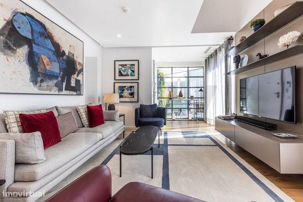 Penthouse de Luxo: A Exclusividade Art Déco junto ao Parque Eduardo VI