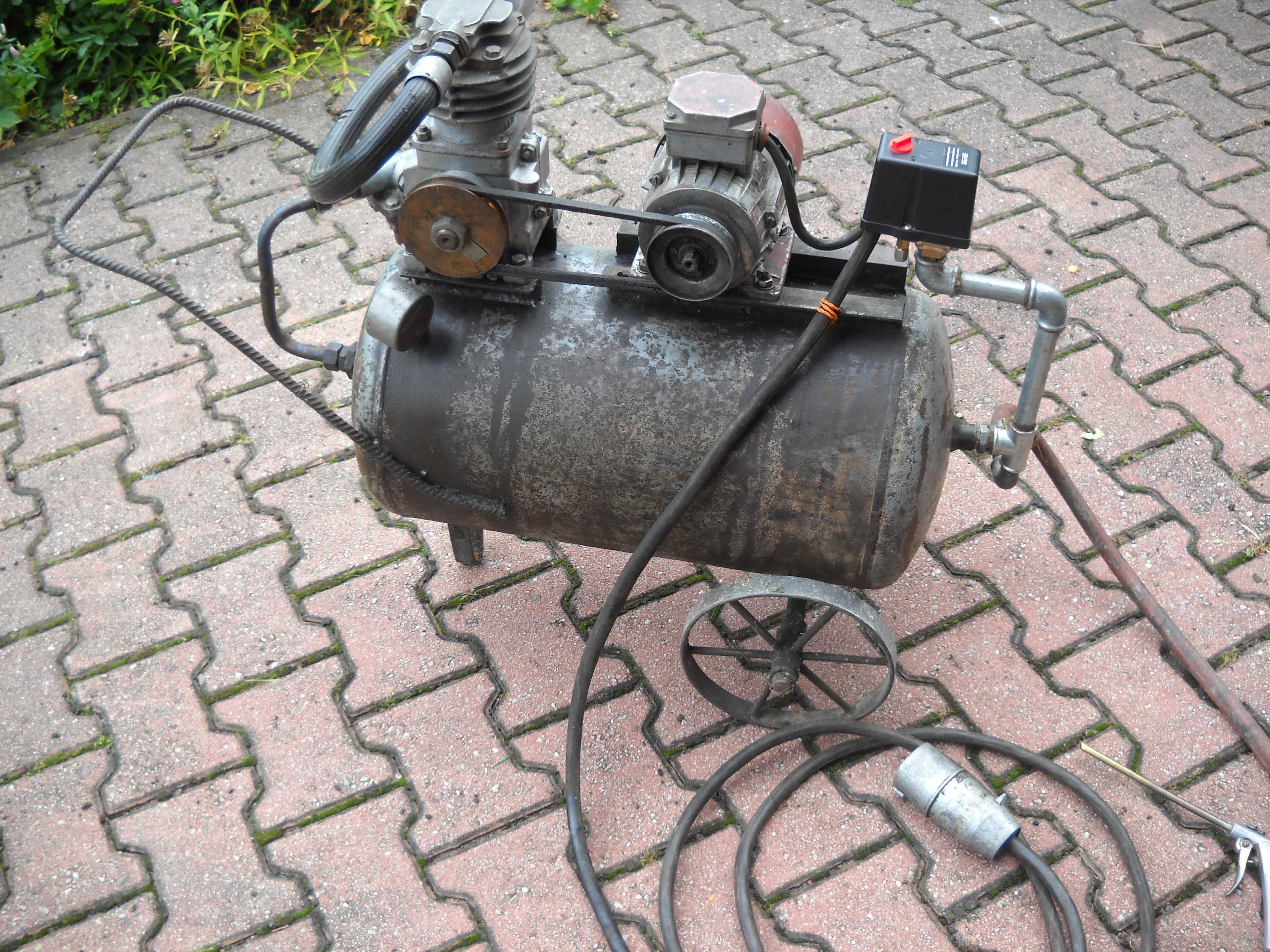 Kompresor jednotłokowy zbiornik 40L, z elektrozaworem