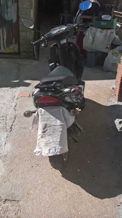 scooter             .