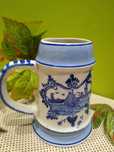 Porcelana Delft kufel ozdoba sygnatura